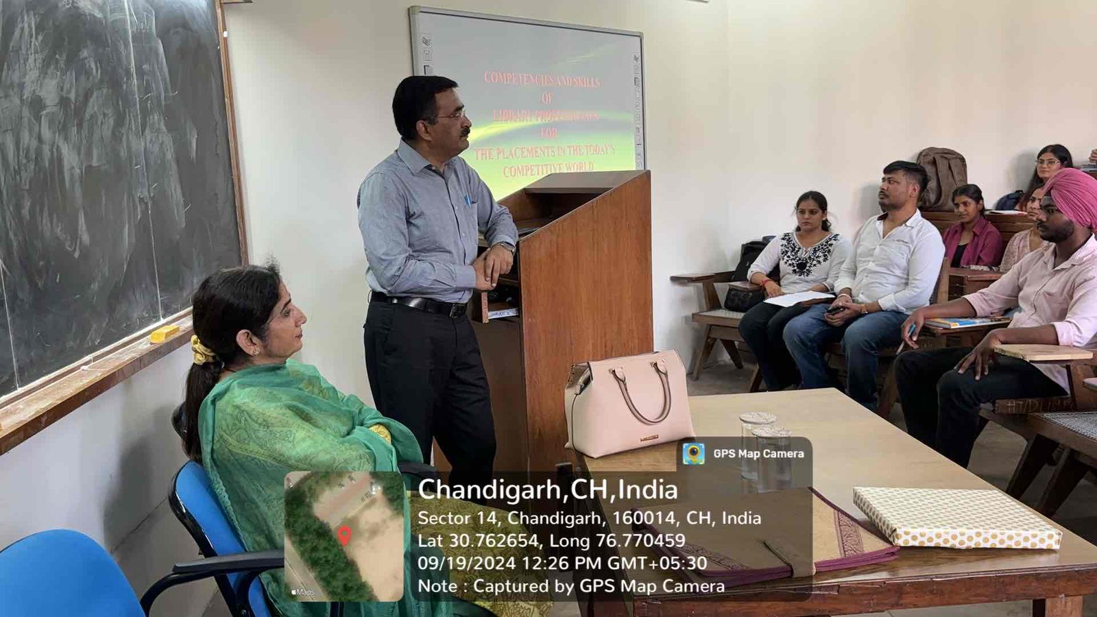 पीयू लाइब्रेरी ने आज “आज की प्रतिस्पर्धात्मक दुनिया में लाइब्रेरी पेशेवरों की दक्षताएं और कौशल” पर जागरूकता व्याख्यान आयोजित किया